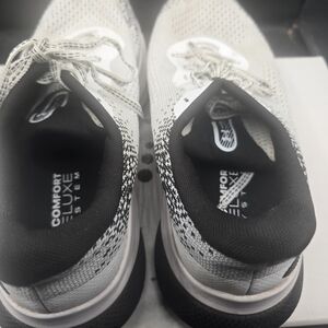 Under Armour‎ Monochrome Athletic Shoes